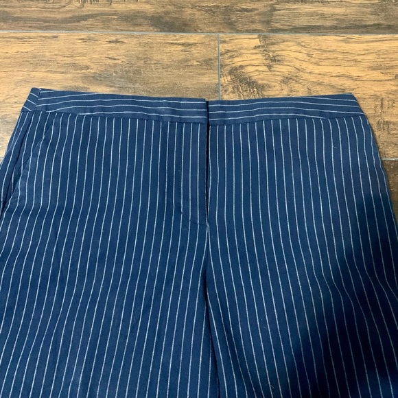 Women’s Talbots Navy Pinstripe Pants Size 10 - Picture 2 of 8